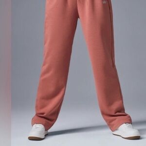 ALO Accolade Straight leg sweatpants